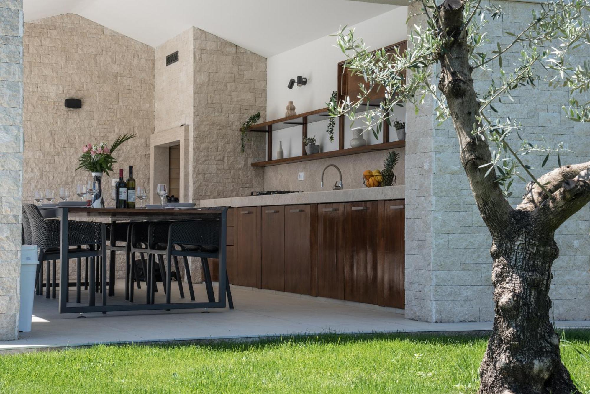 Villa Laura Santalezi ภายนอก รูปภาพ